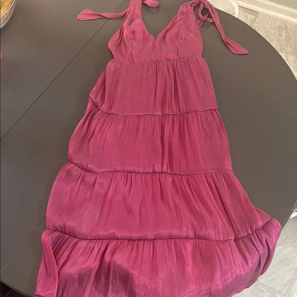 NWT Lulus magenta tiered dress - Picture 4 of 12
